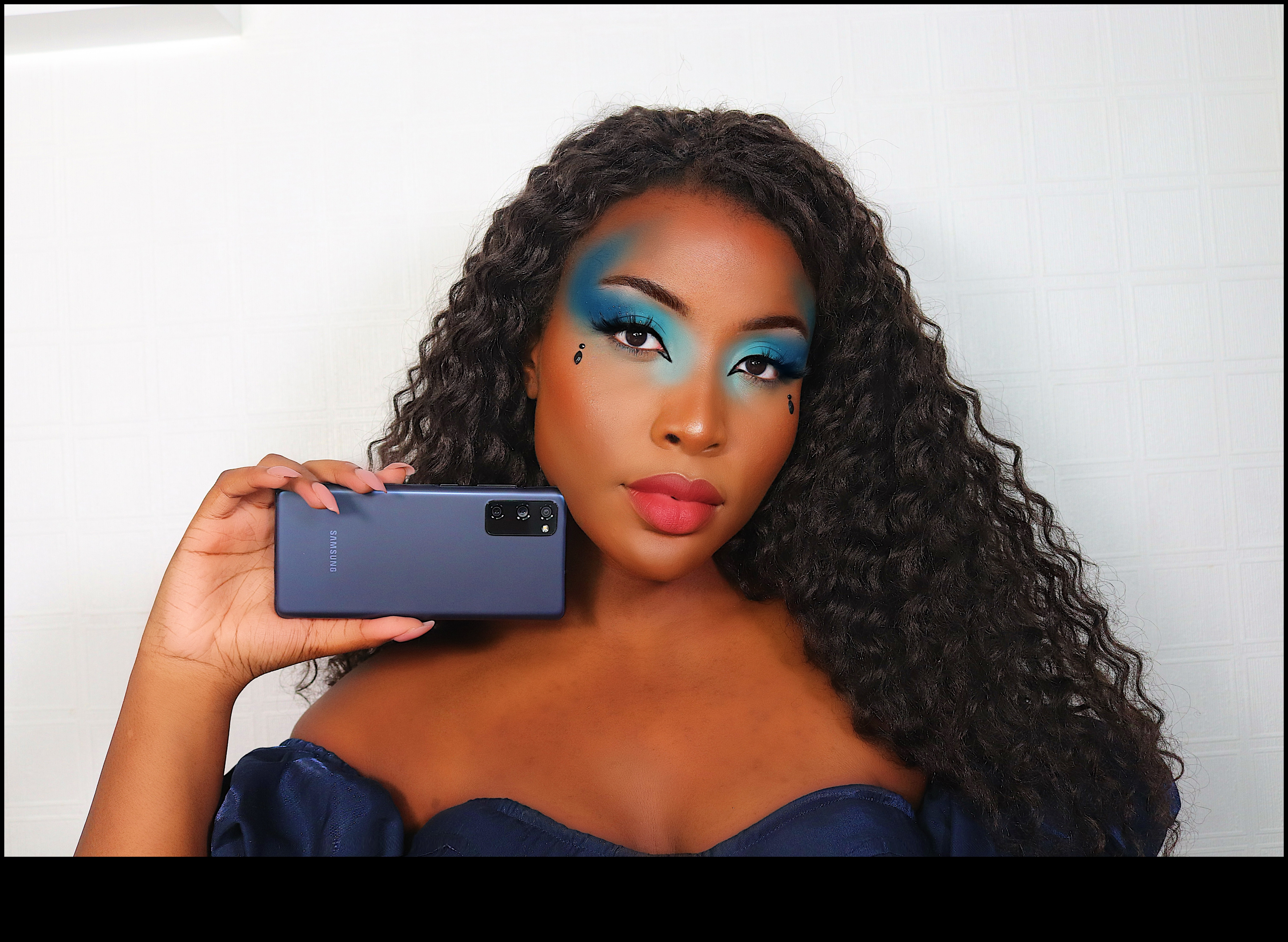 Τα έντονα και συνδυασμένα χρώματα ντεγκραντέ μπαίνουν στο επίκεντρο στα Glam Styles Μακιγιάζ 4 Τολμηρή και ανάμεικτη: Η γοητεία των χρωμάτων ντεγκραντέ σε στυλ μακιγιάζ Glam