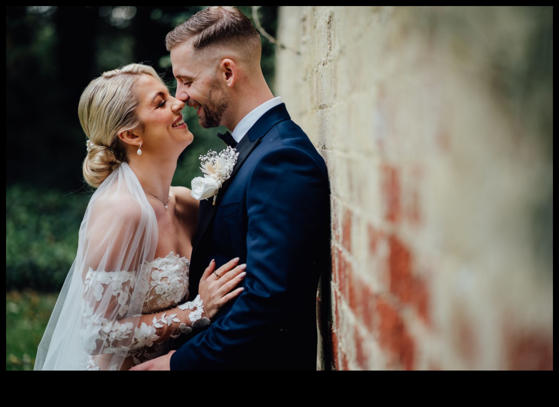 Ιδιότροποι γάμοι που αποτυπώνουν τη χαρά της αγάπης στη φωτογραφία 4 Ιδιότροποι γάμοι: Ιστορίες αγάπης που λέγονται στη φωτογραφία