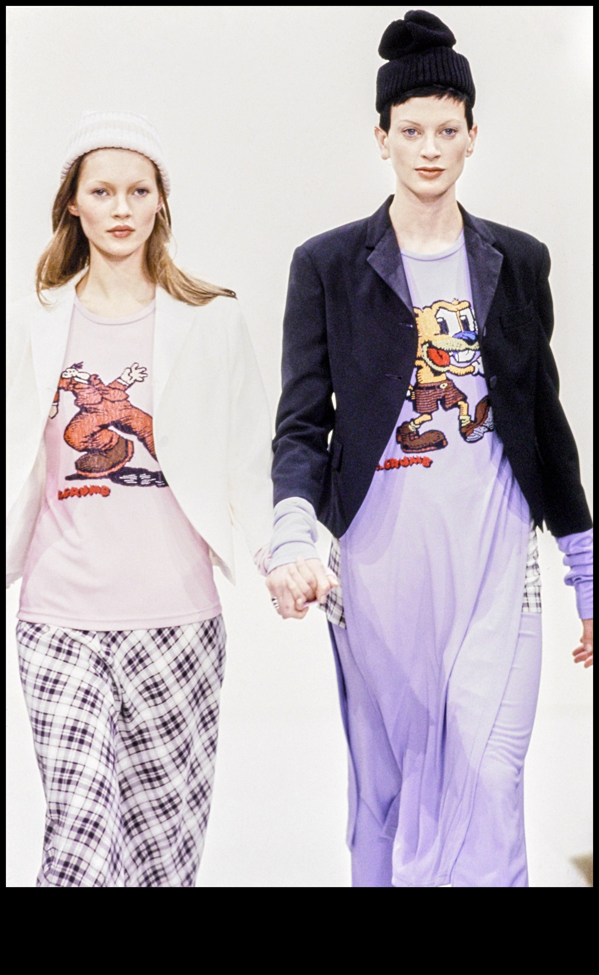 Model Moments: Storytelling Through the Elegant Lens of Iconic Fashion