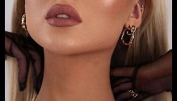 Elegance: The Power of Minimalist Party Makeup Techniques