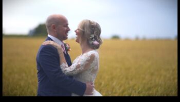 Ιδιότροποι γάμοι: Ιστορίες αγάπης που λέγονται στη φωτογραφία